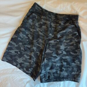 Lululemon Pace Breaker 9" Lined Black Camo Variegated Mesh Medium